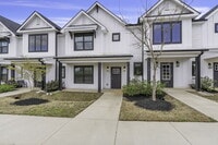 Building Photo - Modern 2BD, 2.5BA Townhouse with Large Loft in Travelers Rest