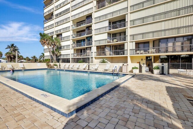 Building Photo - 9500 S Ocean Dr