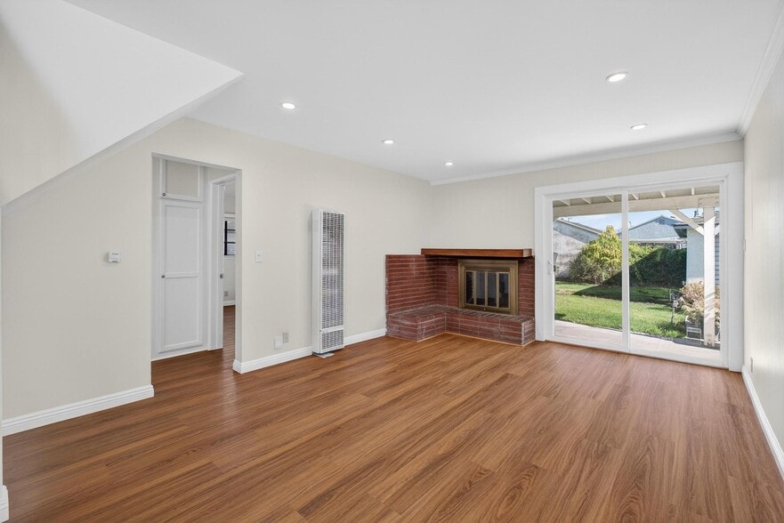 Building Photo - 15202 Florwood Ave