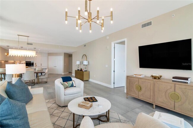 Building Photo - 2912 W Santiago St