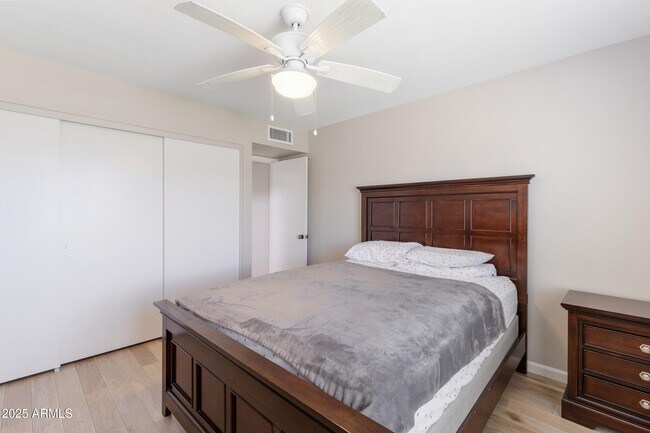Building Photo - 9444 E Lawndale Pl