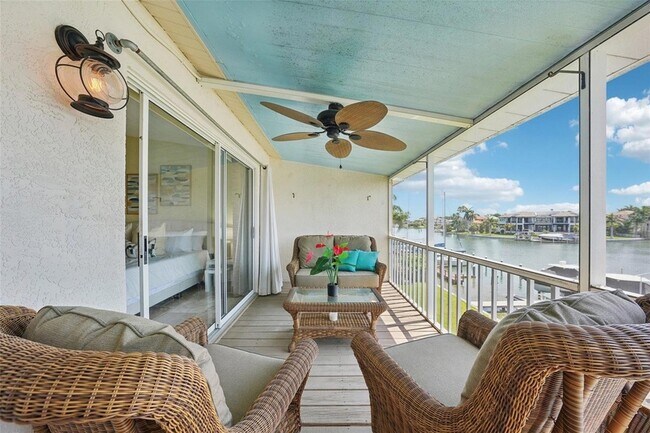 Building Photo - 637 Pinellas Bayway