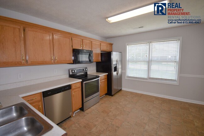Building Photo - 6000 Bridgewater Dr