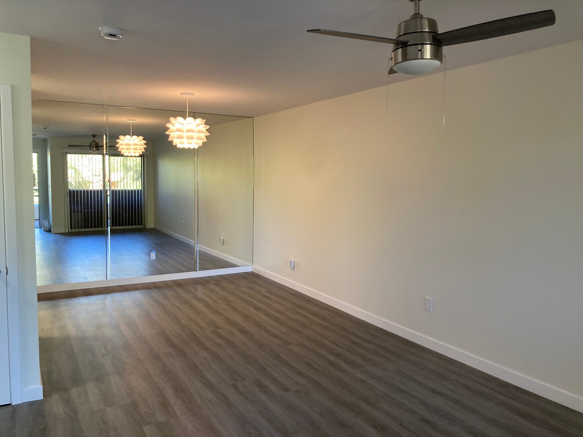 Building Photo - 2875 N Los Felices Rd