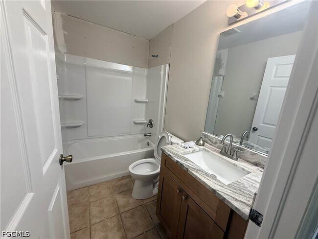 Building Photo - 2510 Martin Ave S