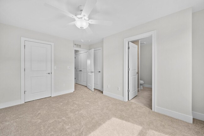 Building Photo - 4849 Lismore Ln