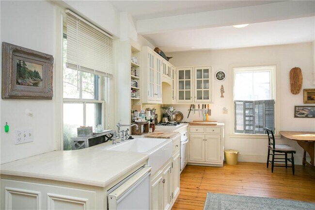 Building Photo - 94 Spring St