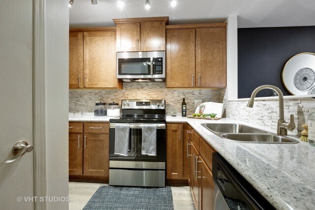 Building Photo - 83 Aster Dr