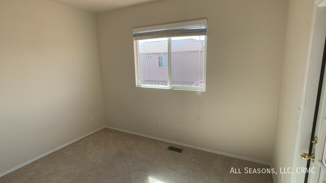 Building Photo - 7139 Sand Crest View