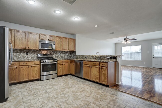 Building Photo - 223 Sunset Colony Dr