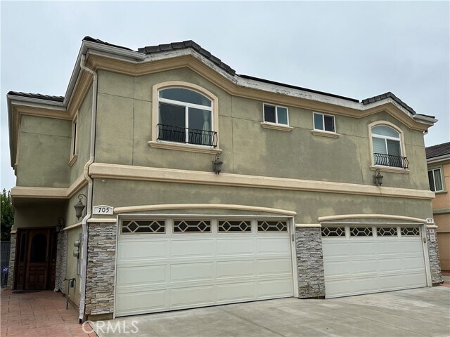 Building Photo - 705 Muscatel Ave