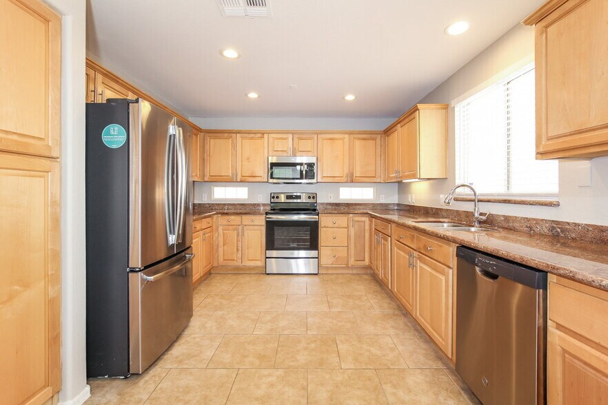 Building Photo - 4230 N 113th Dr