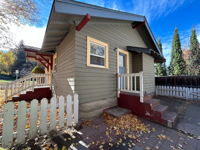 Building Photo - 1603 NW 2nd St