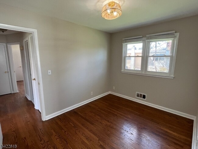 Building Photo - 76 Liberty St