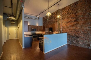 Building Photo - 102 N 3rd Street