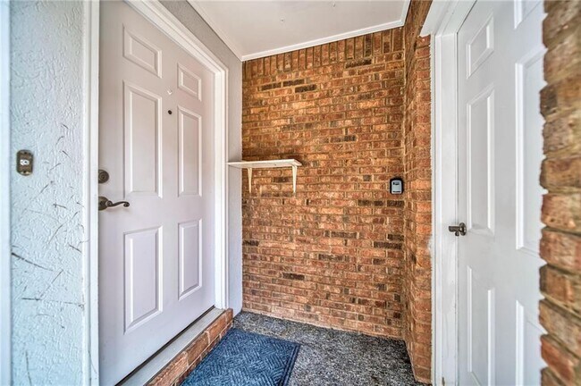 Building Photo - 215 Arbor Wy