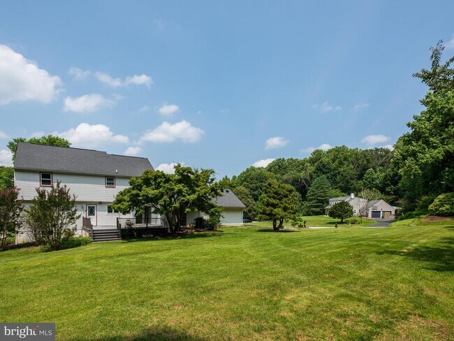 Building Photo - 612 Bough Rd