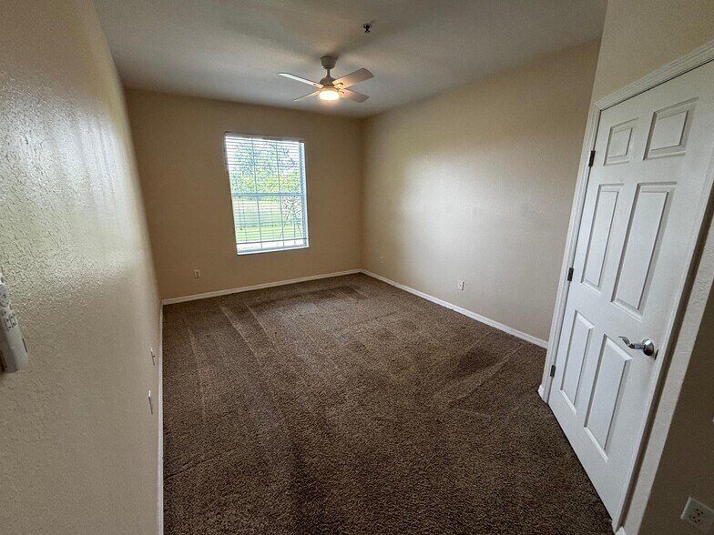 Primary Bed - 8302 Portofino Dr