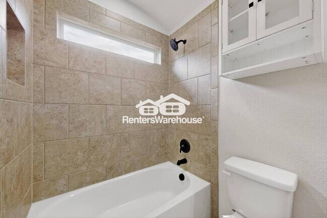 Building Photo - MOVE IN READY - 3BED/2BATH - HASLET, TEXAS