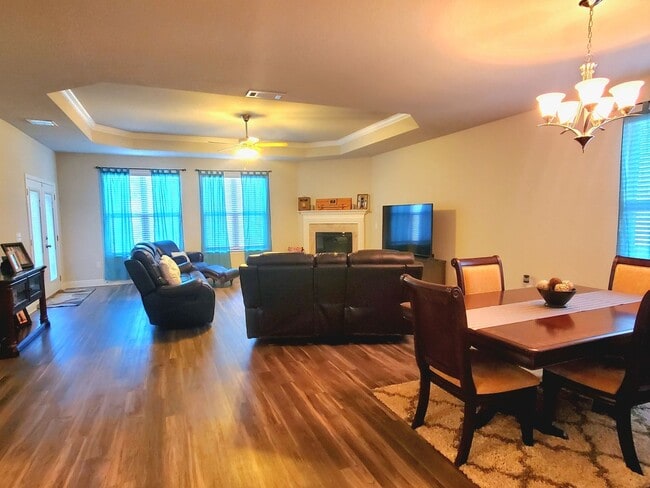 Building Photo - WOW! Incredible 3/2 Open Floor Plan home located in Desired Millview Estates III Subdivision.