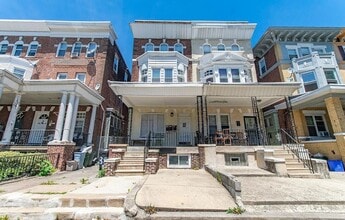 Building Photo - 4935 Walnut St
