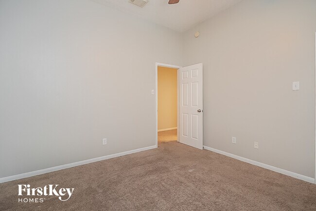 Building Photo - 111 N Rambling Ridge Pl