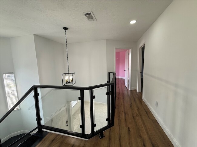 Building Photo - 17526 Coventry Oaks Dr