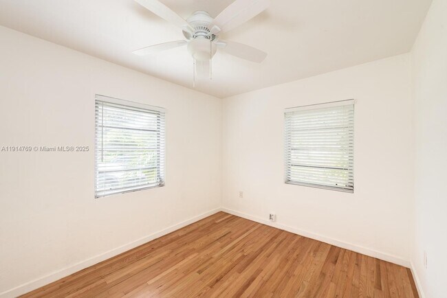 Building Photo - 7620 SW 55th Ave