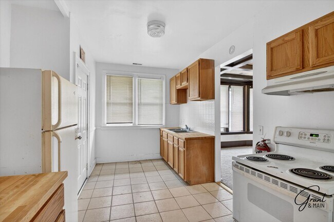 Building Photo - 58/60 Alger - FDR - T