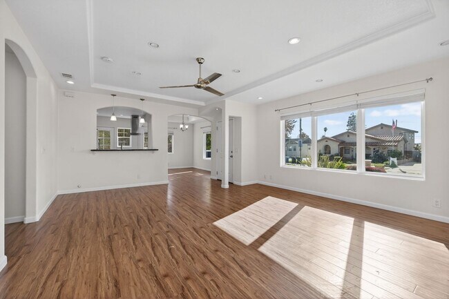 Building Photo - 2007 Poli St