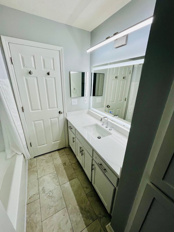 Building Photo - 7801 Cross Tie Dr