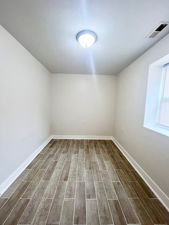 Building Photo - 3939 W Iowa St