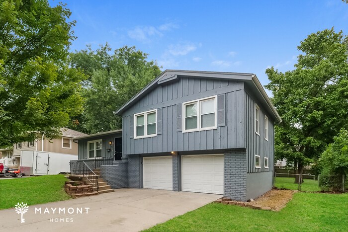 Building Photo - 7919 Hedges Ave