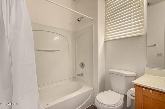 Building Photo - 1326 S Sabino Dr