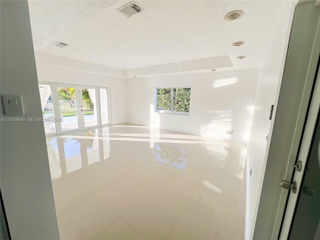 Building Photo - 3884 SW 150th Ct