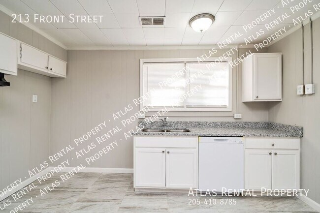 Building Photo - 213 Front St