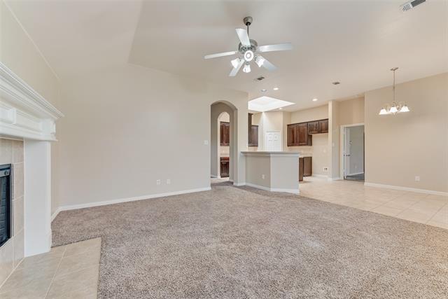 Building Photo - 621 Tumbleweed Dr