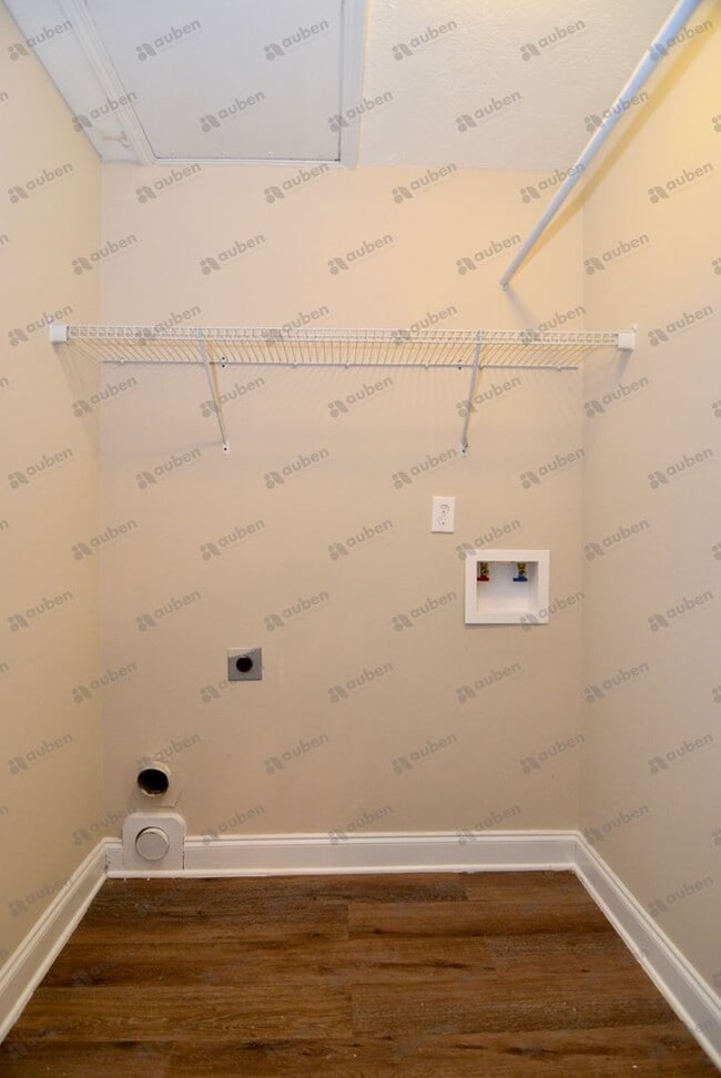 Building Photo - $1,350 - 2 Bed/2 Bath House for rent in Gr...