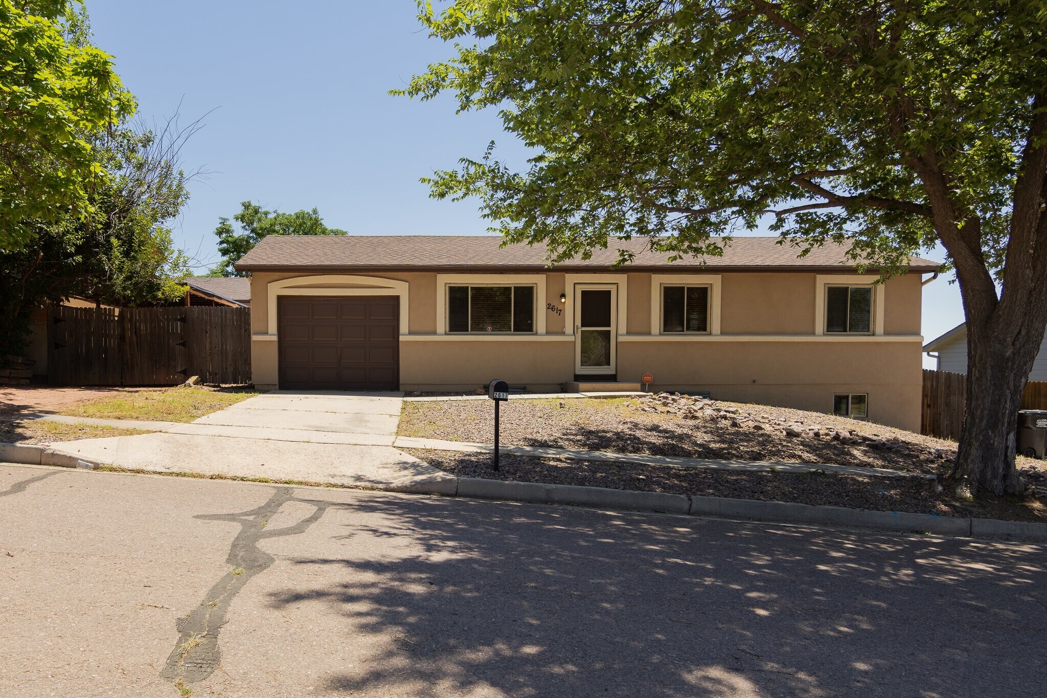 Building Photo - 2617 Montebello Dr W
