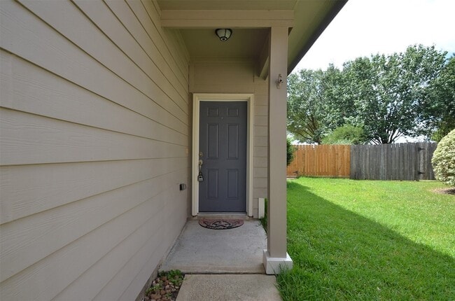 Building Photo - 5606 Claybeck Ln