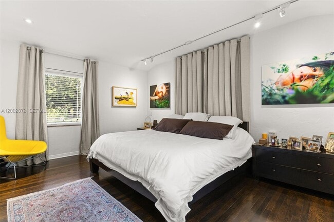 Building Photo - 482 NE 93rd St