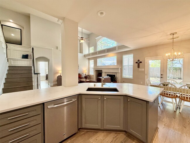 Building Photo - 251 N Maple Glade Cir