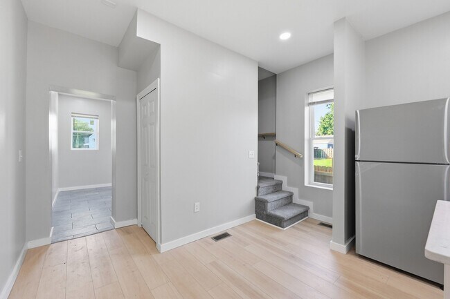 Building Photo - 775-777-777 Bellows Ave