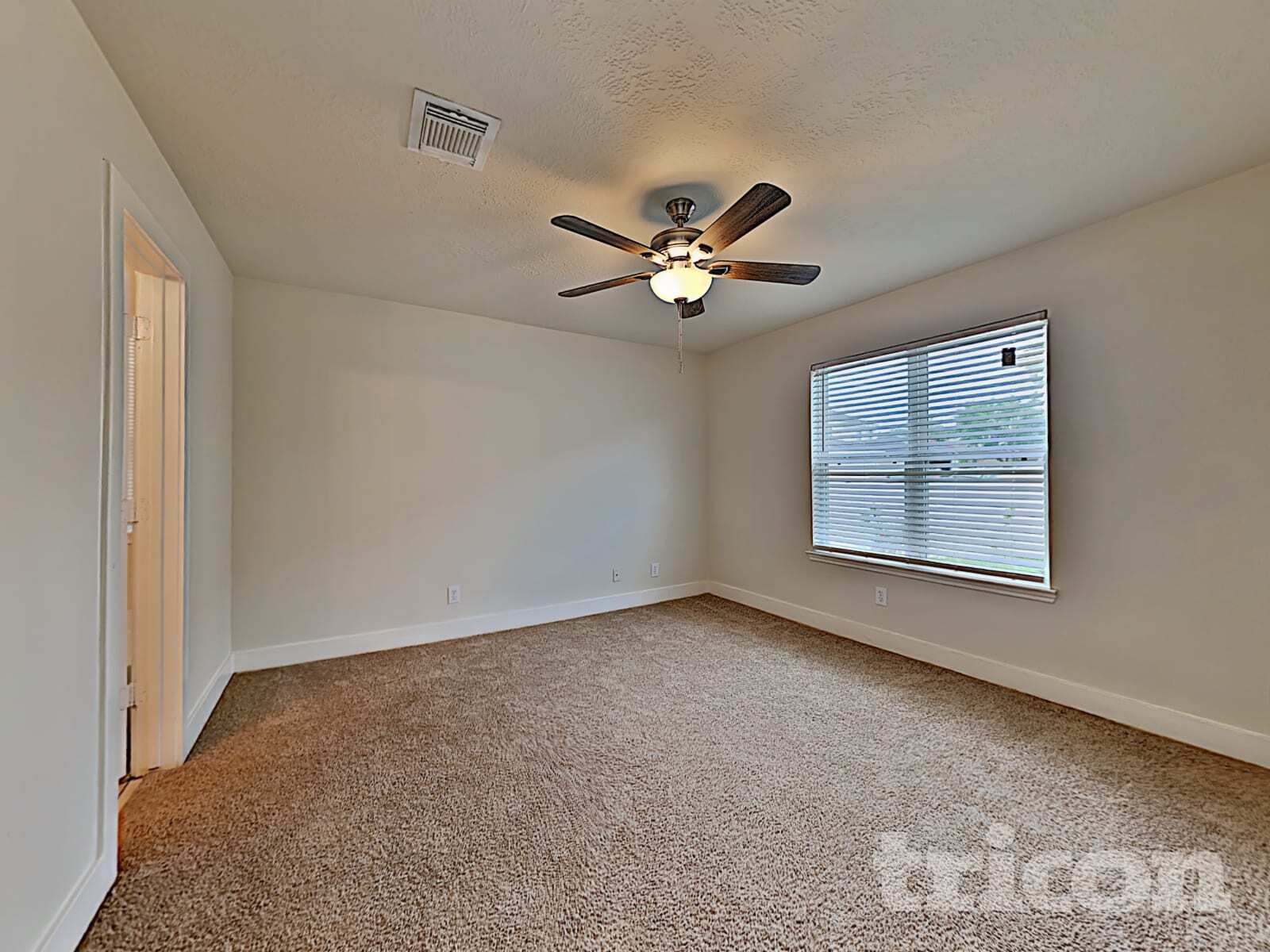 Building Photo - 15810 W Park Ct