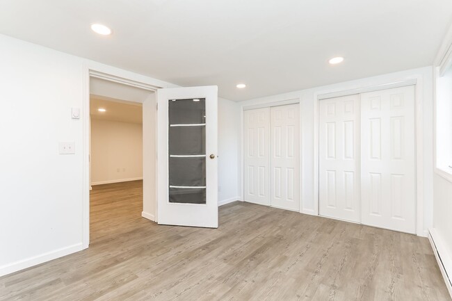 Building Photo - 400 W Bridge St