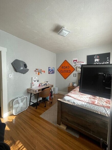 Building Photo - 1208 S Lincoln St