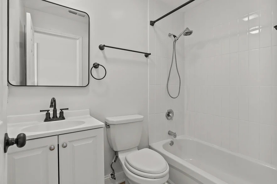 Building Photo - 3258 Ohio Ave