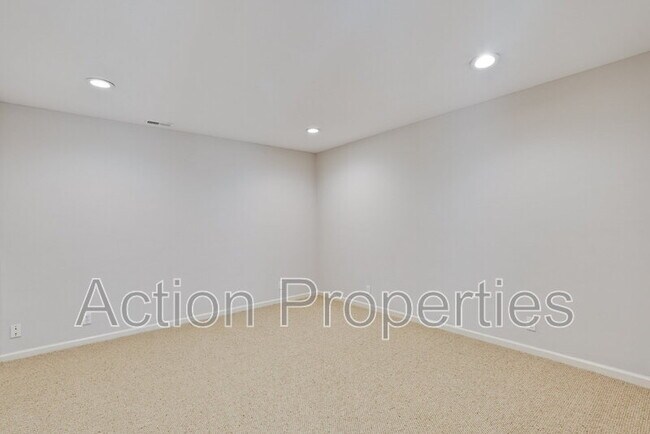 Building Photo - 15350 Norton Rd