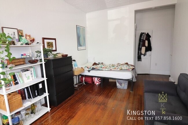 Building Photo - 238 Hemenway St