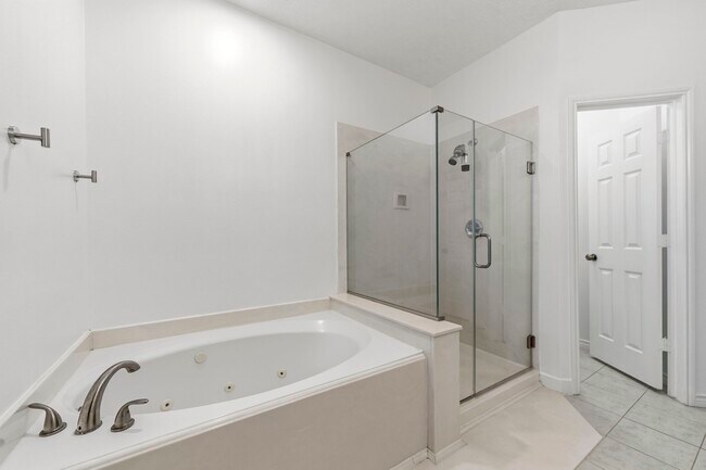 Building Photo - 34 Firethorn Pl